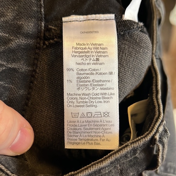 Madewell The Curvy Perfect Vintage Jean in Lunar Wash - Picture 12 of 14